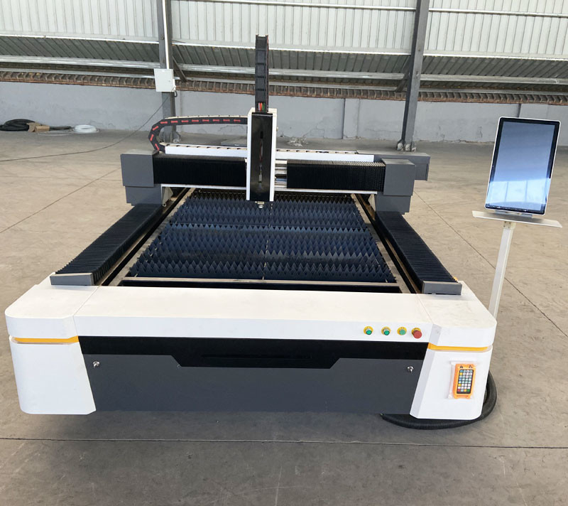 CNC Open Type Fiber Laser Cutting Machine Metal 4015 2000W With Two Changable  Tables