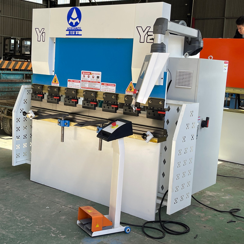 WC67Y-30T1600 Hydraulic Bending Machine Customizable Solution For Your Manufacturing Process