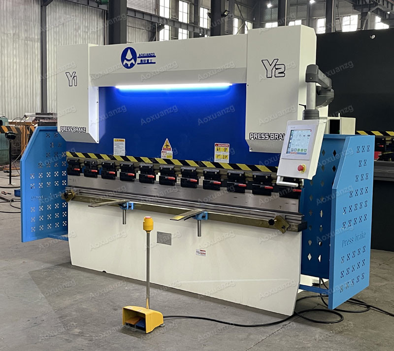 Tp10s Controller 40T 2500MM Press Brake Hydraulic Bending Machine With Optional Protection Fence