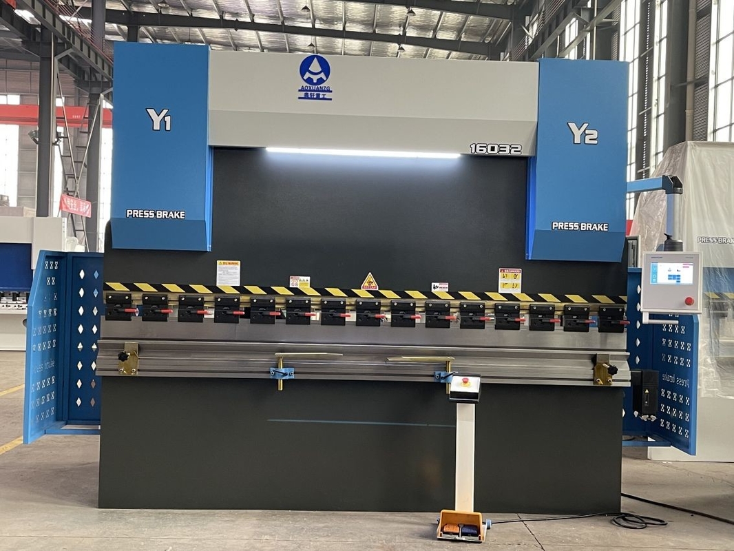 160T 3200MM Bending Thickness 6mm Carbon Steel Hydraulic Press Brake With 11kw Motor Power