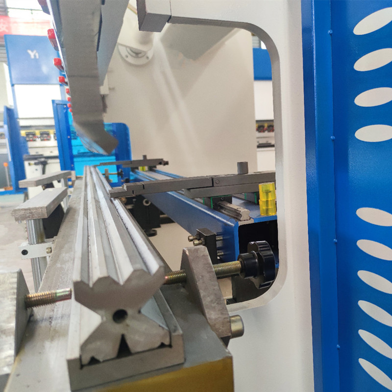 2 Axis Torsion Bar Press Brake Bender Machine 400KN 20times/Min With Side Fencce
