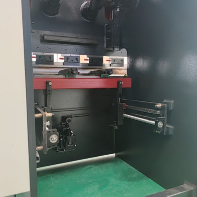 30t Industrial Hydraulic Press Machine 1600mm CNC Plate SS Bending Machine